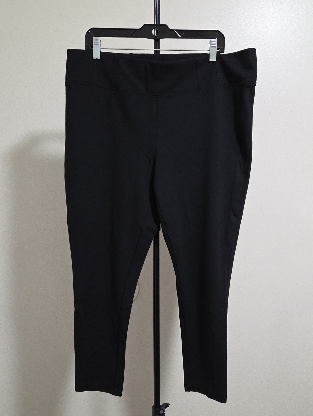 Penningtons Black Pull-On Ponte Leggings